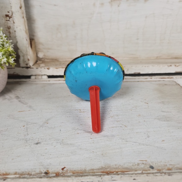 VTG 1950s New Year's Eve Party Noise Maker, Metal Tin Party Rattle Toy - Picture 5 of 9